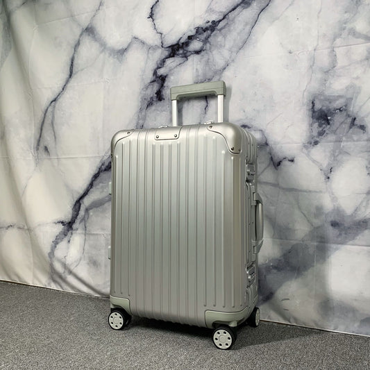 RIMOWA Classic Suitcase Silver
