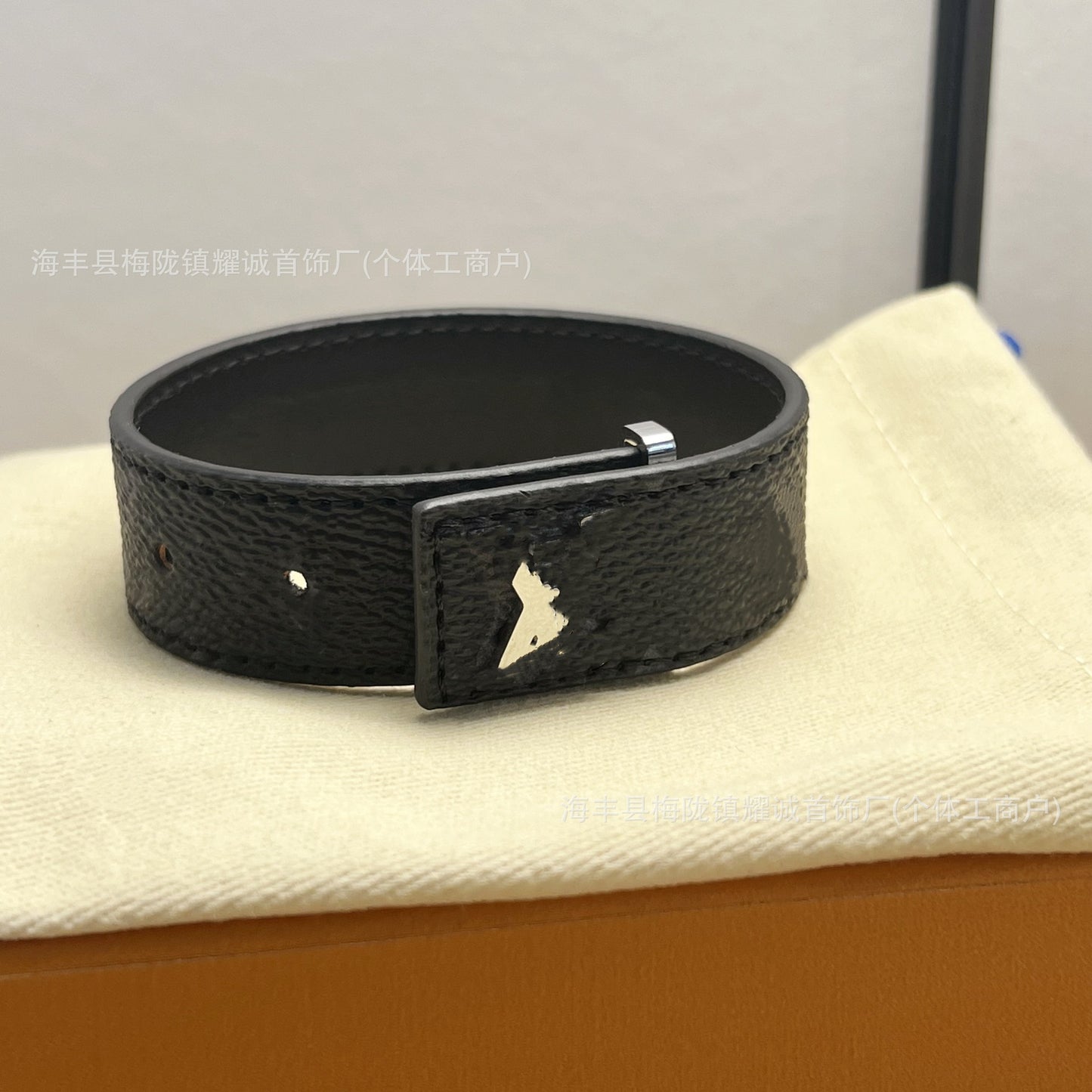 Louis Vuitton (LV) Slim Bracelet