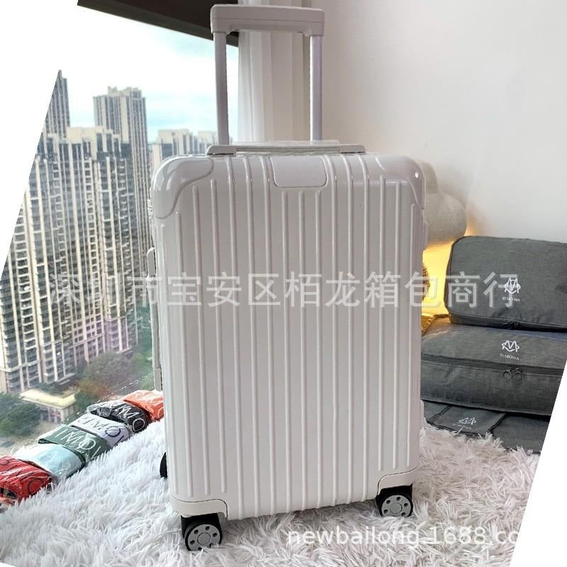 RIMOWA Essential Suitcase White