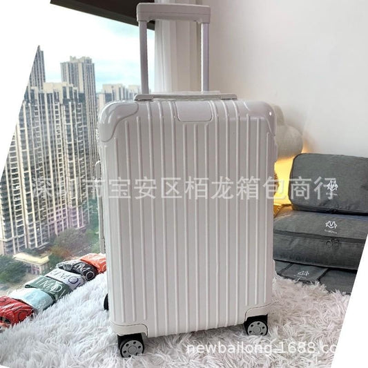 RIMOWA Essential Suitcase White