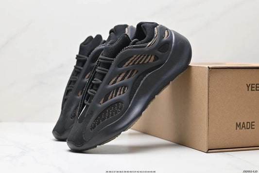 Adidas Yeezy 700