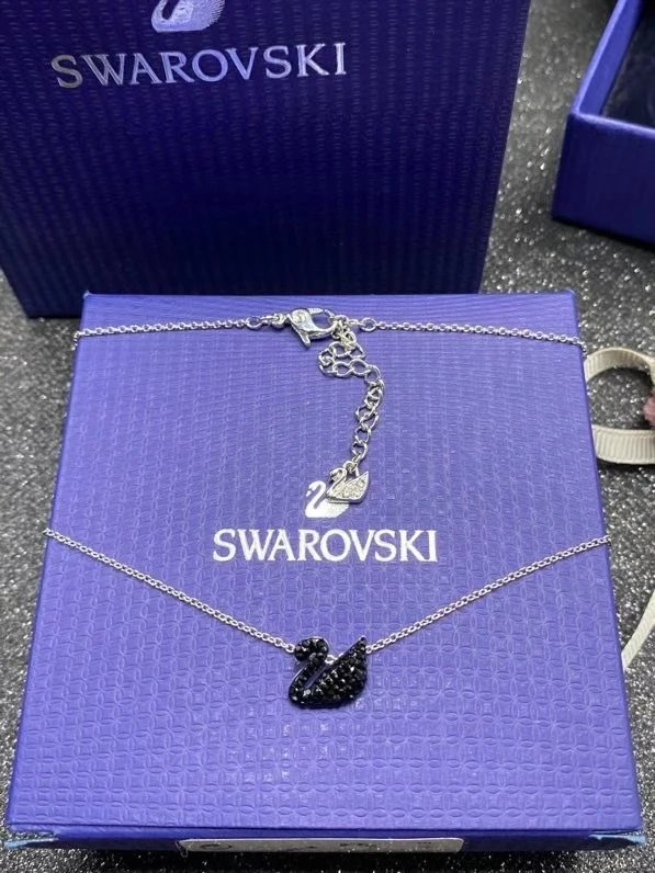 Swarowski Iconic Swan Chain Black