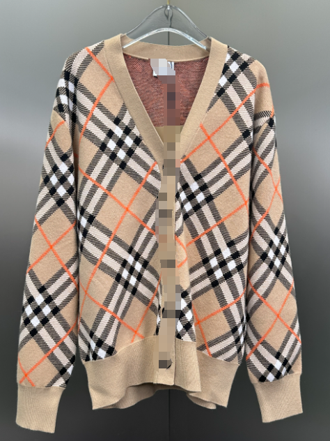 Burberry classic Cardigan Beige