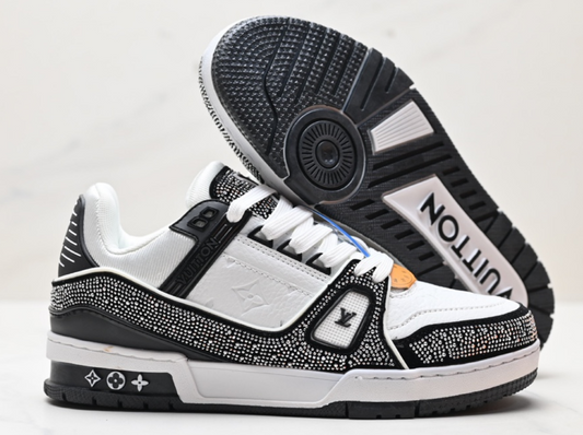 Louis Vuitton Trainer/Skate White Black Diamonds