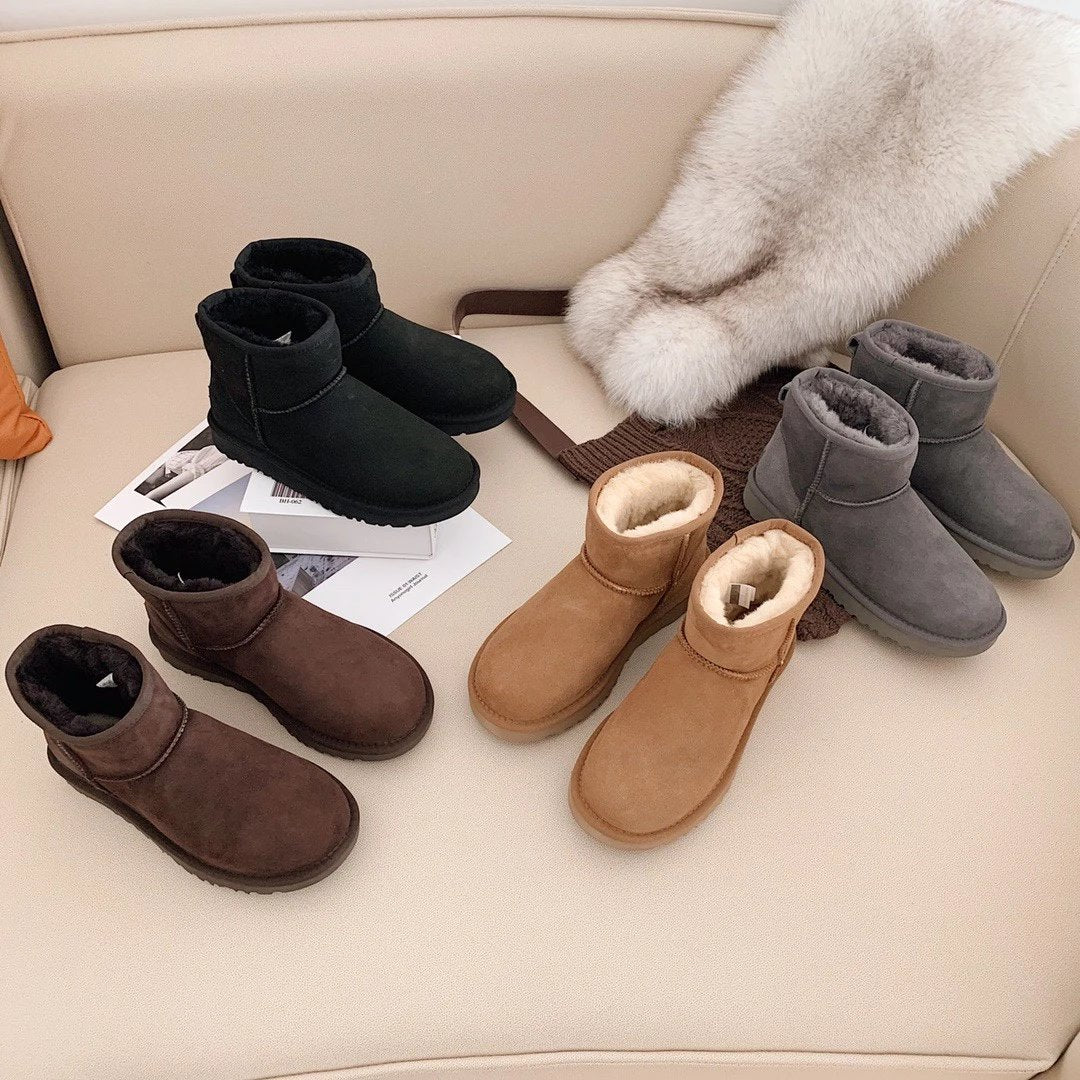 UGG Classic Mini II