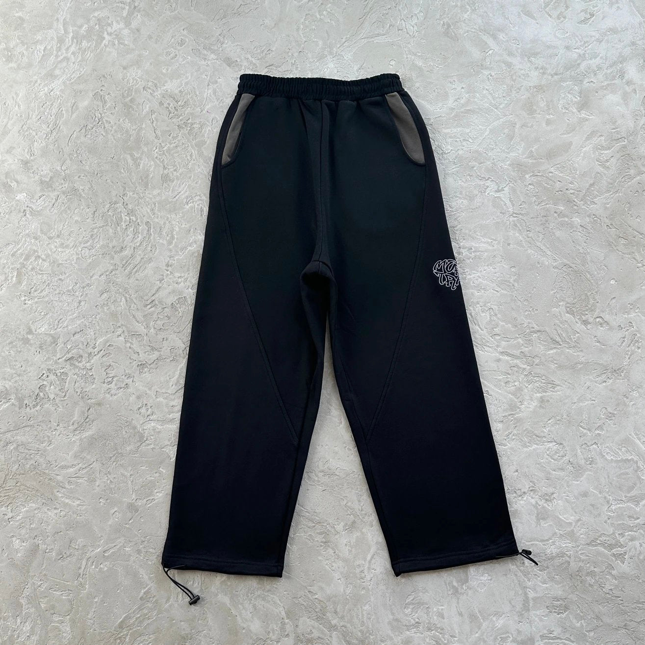 Mertra Jogger Black